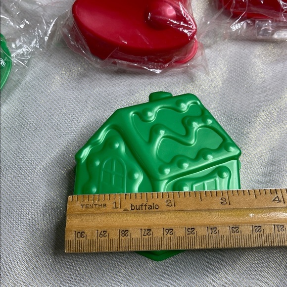 Festive Red and Green Holiday Jello Jelly Molds Gingerbread House Bell Socking 7 - Picture 11 of 13